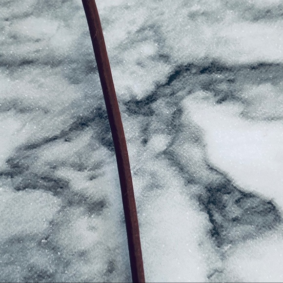 Pearl and leather necklace - Picture 6 of 6